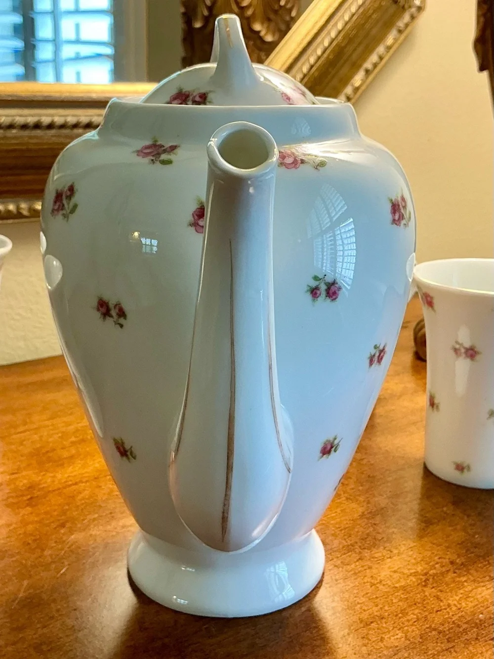 Antique Victoria Porcelain Coffee Set-Coffee Pot/lid and 4 Coffee